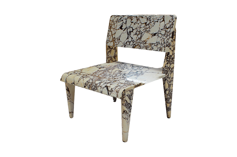 Silla individual de mármol y madera texturizada