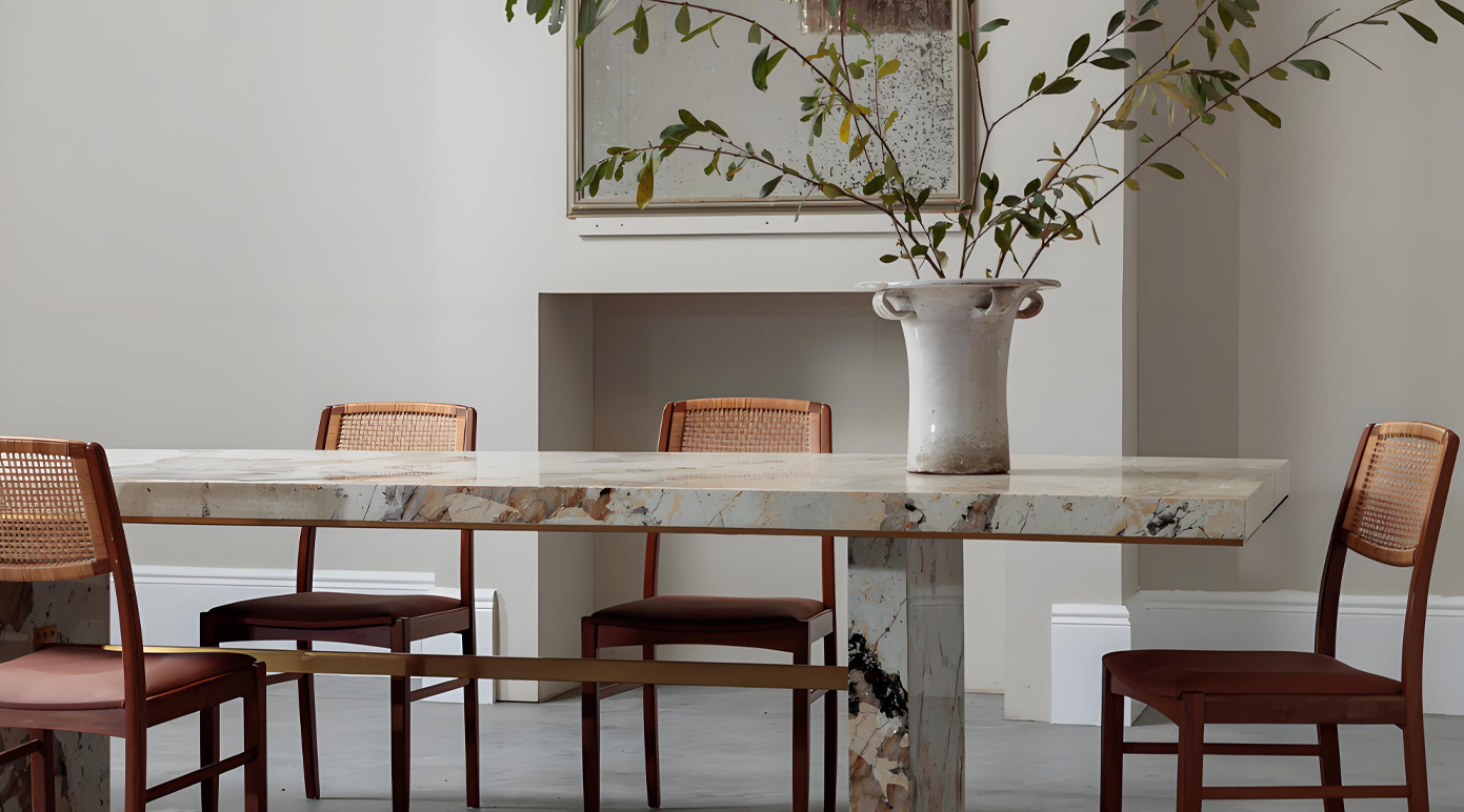 Mesa de comedor de mármol