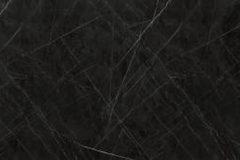 Mesa de centro de mármol con líneas plateadas de jade negro 